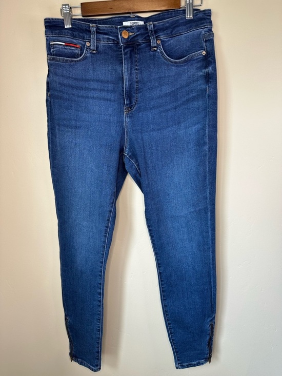 Tommy Hilfiger Denim - Tommy Hilfiger Skinny Jeans Women’s 8 • Dark Wash Stretch Denim Zip Hem